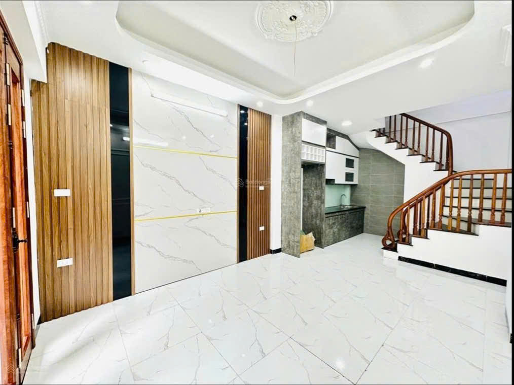 Cho thuê nhà nguyên căn Phố Bạch Đằng 5 tầng x 35m2, 3 ngủ, 12.5 Triệu KD online, ở gđ - Ảnh 2